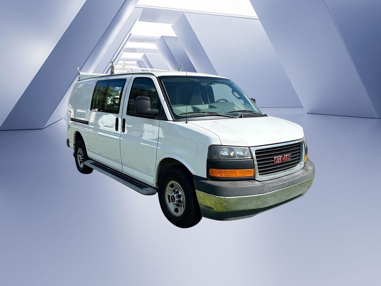 2017 GMC Savana Cargo Van RWD 2500 135"