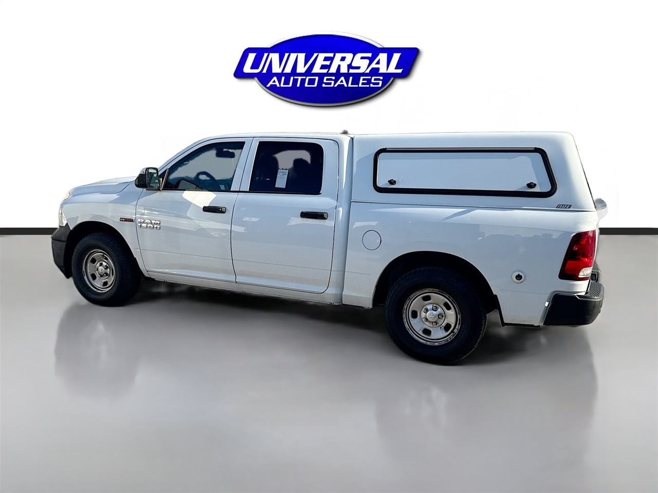 RAM 1500 4WD Crew Cab 140.5" Tradesman 2016 RAM 1500 4WD Crew Cab 140.5" Tradesman 2016