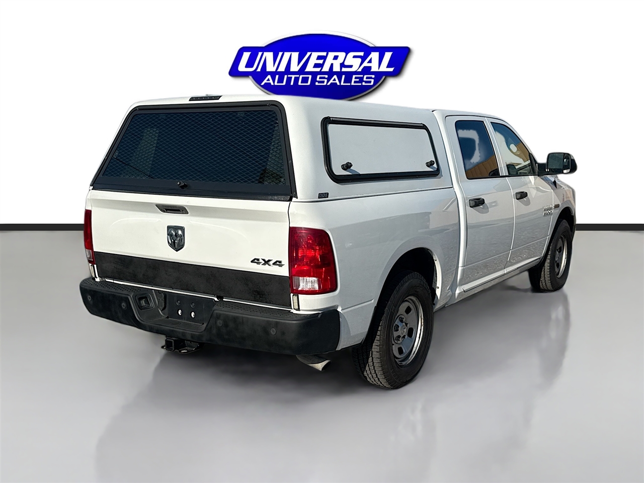 RAM 1500 4WD Crew Cab 140.5" Tradesman 2016 RAM 1500 4WD Crew Cab 140.5" Tradesman 2016