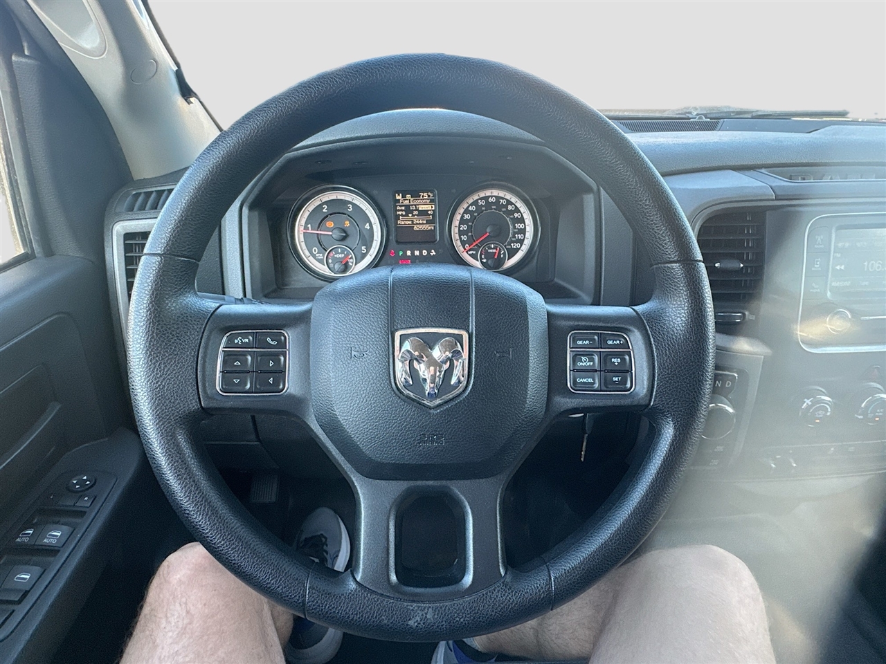 RAM 1500 4WD Crew Cab 140.5" Tradesman 2016 RAM 1500 4WD Crew Cab 140.5" Tradesman 2016