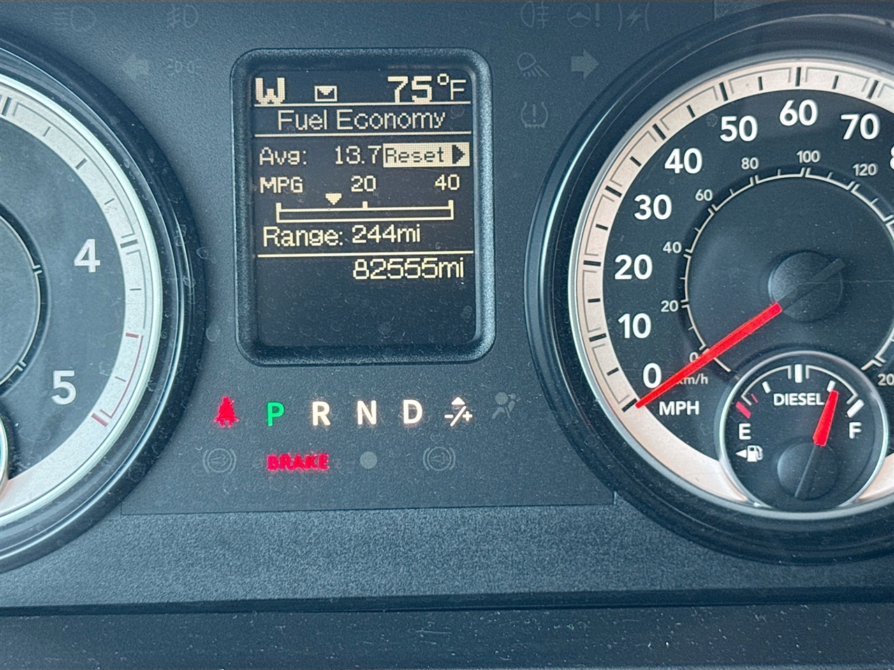 RAM 1500 4WD Crew Cab 140.5" Tradesman 2016 RAM 1500 4WD Crew Cab 140.5" Tradesman 2016