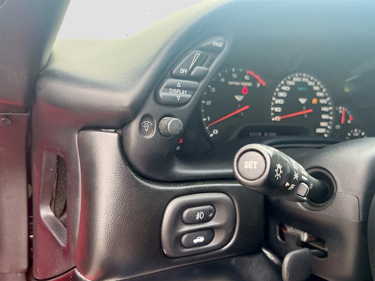 Chevrolet Corvette 2dr Convertible 2002