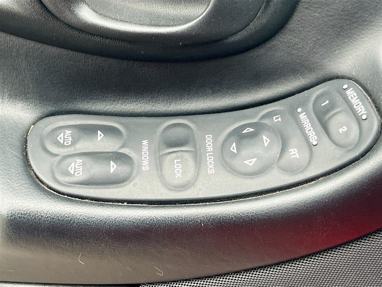 Chevrolet Corvette 2dr Convertible 2002