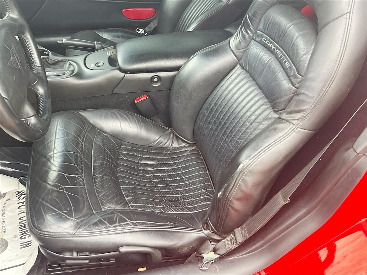 Chevrolet Corvette 2dr Convertible 2002