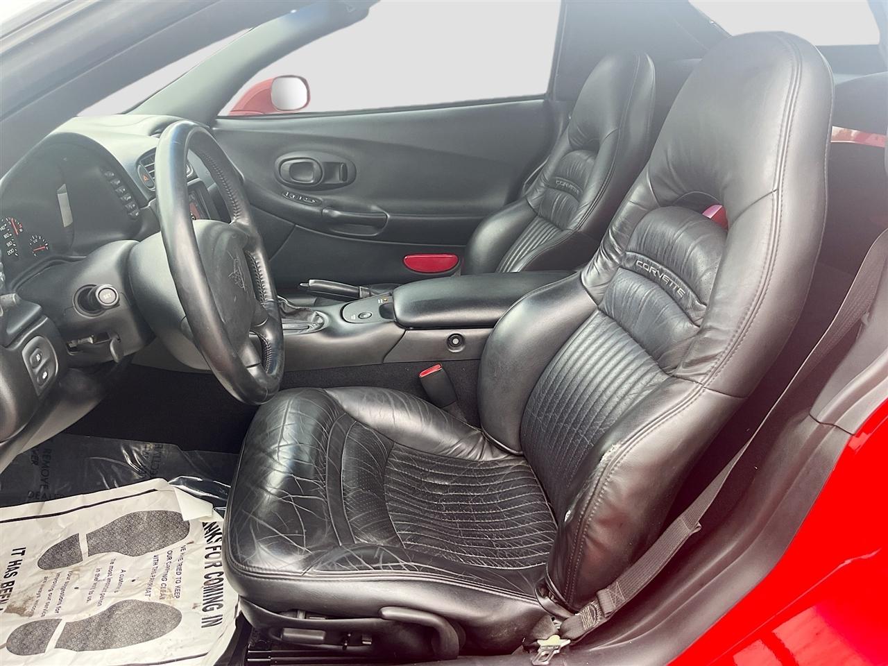 Chevrolet Corvette 2dr Convertible 2002