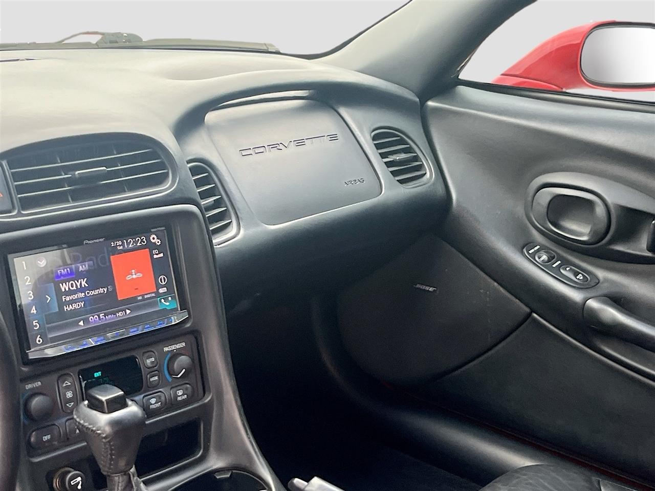 Chevrolet Corvette 2dr Convertible 2002