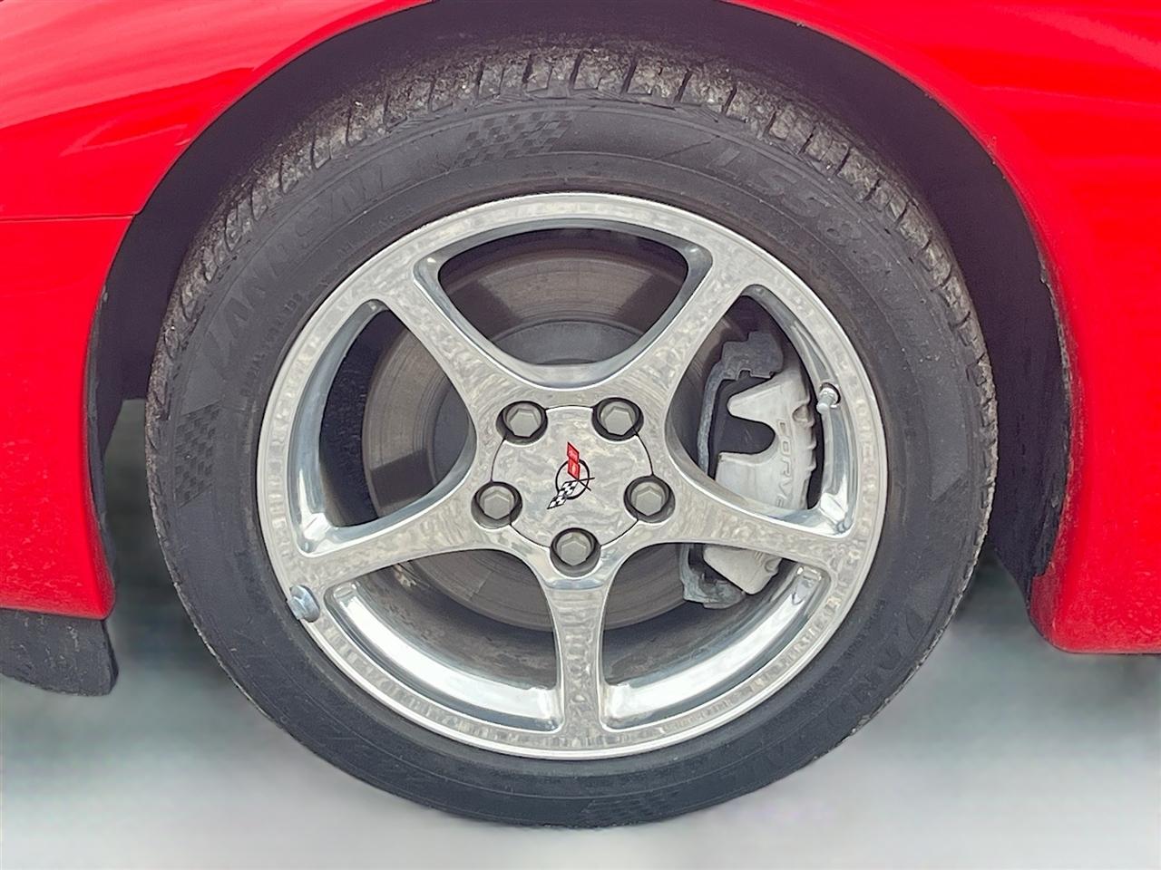 Chevrolet Corvette 2dr Convertible 2002