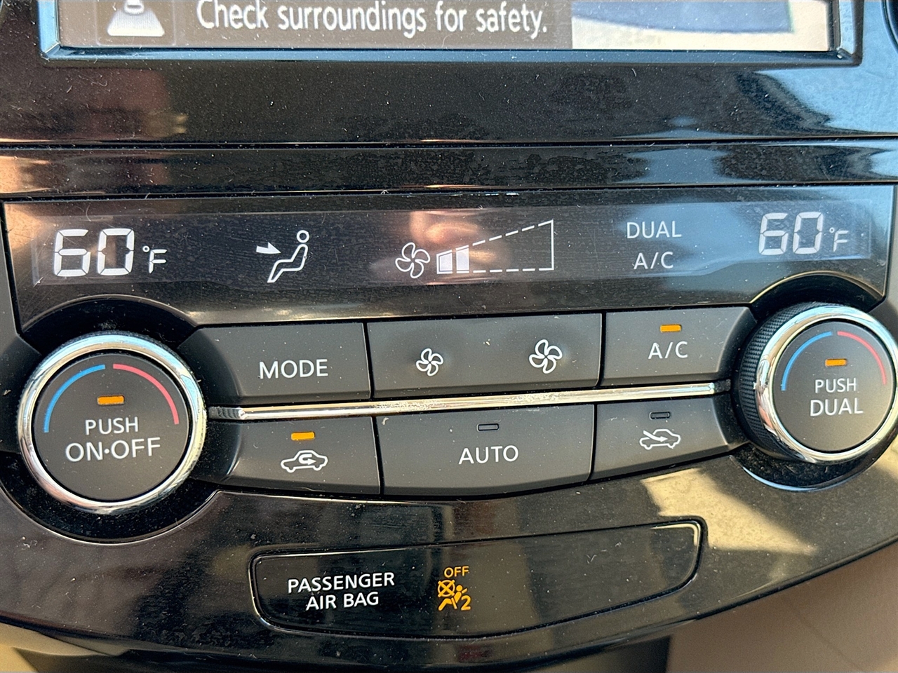 Nissan Rogue FWD 4dr SL 2015 Nissan Rogue FWD 4dr SL 2015