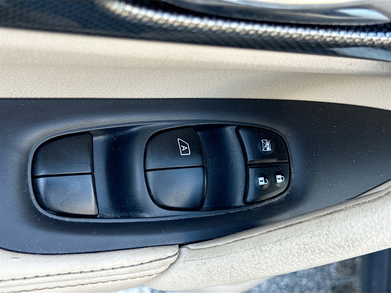 Nissan Rogue FWD 4dr SL 2015 Nissan Rogue FWD 4dr SL 2015