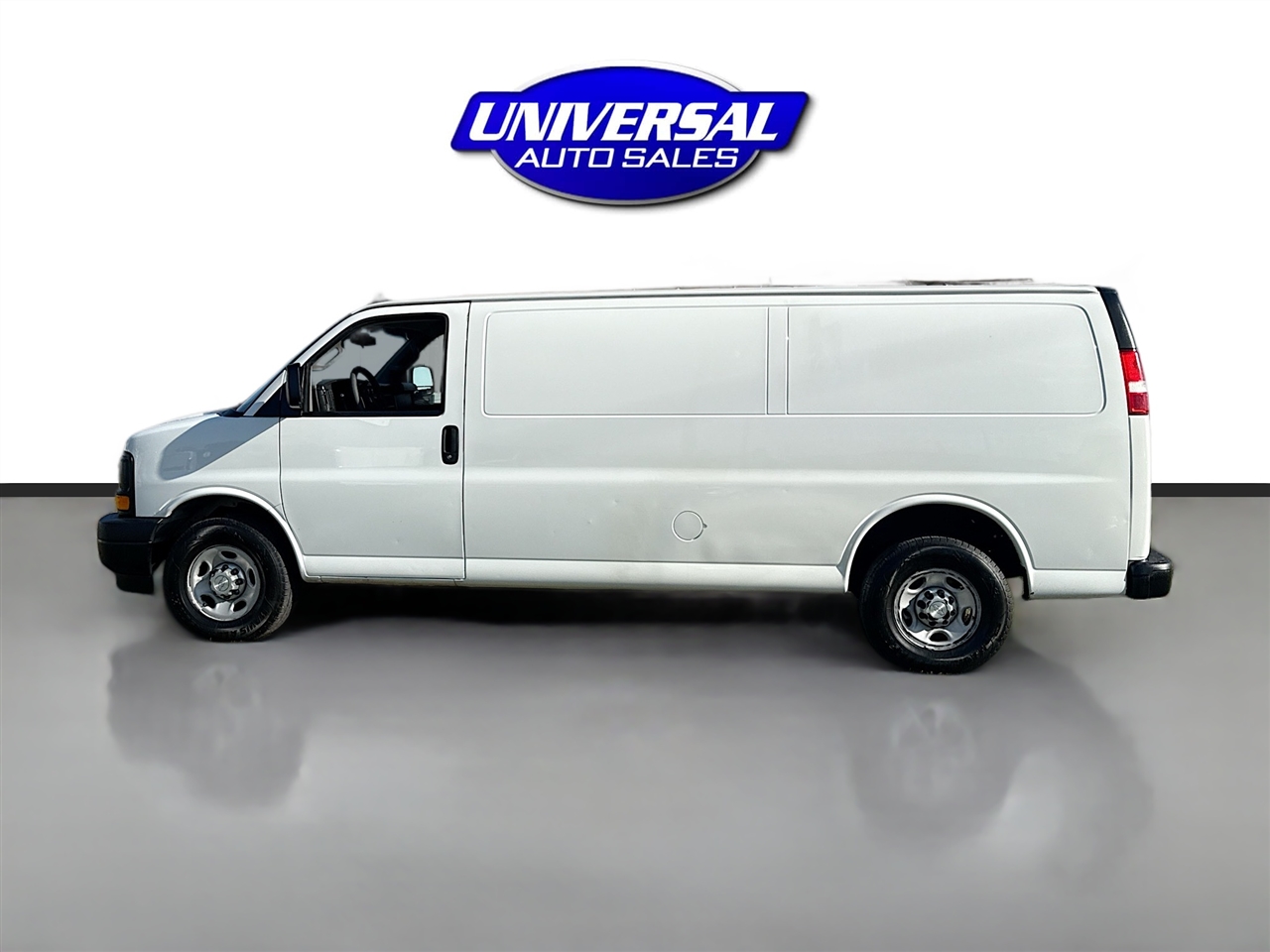 Chevrolet Express Cargo Van RWD 3500 155" 2017 Chevrolet Express Cargo Van RWD 3500 155" 2017