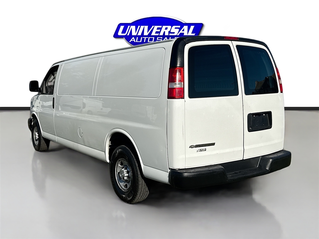 Chevrolet Express Cargo Van RWD 3500 155" 2017 Chevrolet Express Cargo Van RWD 3500 155" 2017