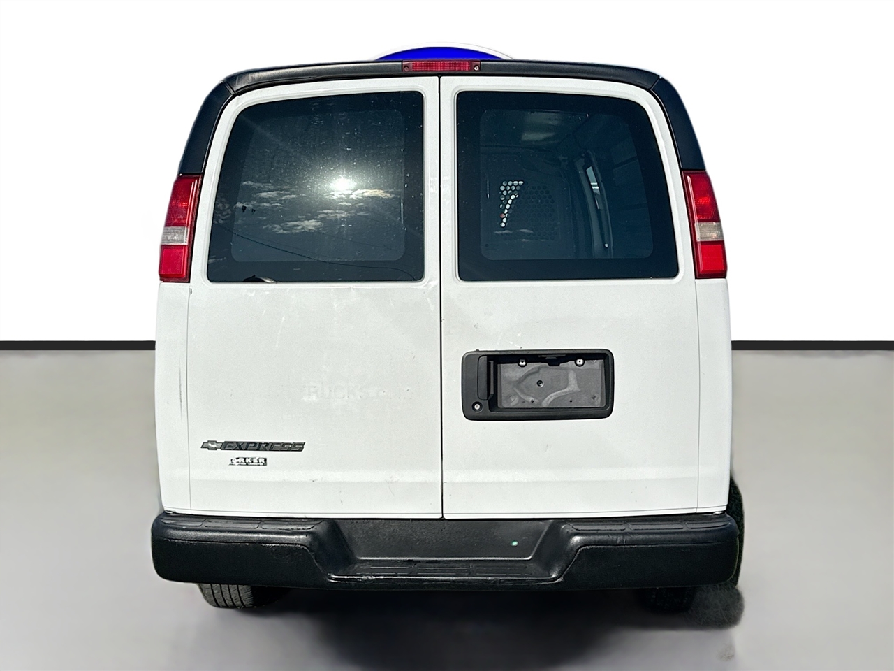 Chevrolet Express Cargo Van RWD 3500 155" 2017 Chevrolet Express Cargo Van RWD 3500 155" 2017