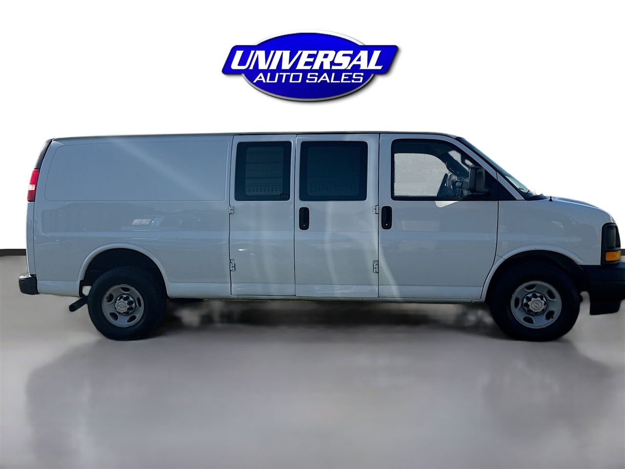 Chevrolet Express Cargo Van RWD 3500 155" 2017 Chevrolet Express Cargo Van RWD 3500 155" 2017