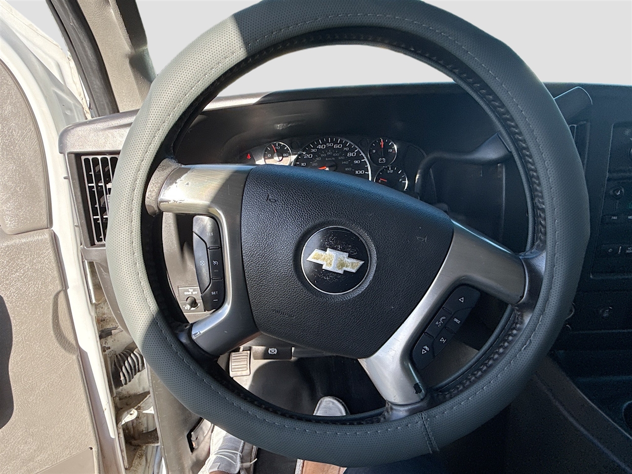 Chevrolet Express Cargo Van RWD 3500 155" 2017 Chevrolet Express Cargo Van RWD 3500 155" 2017