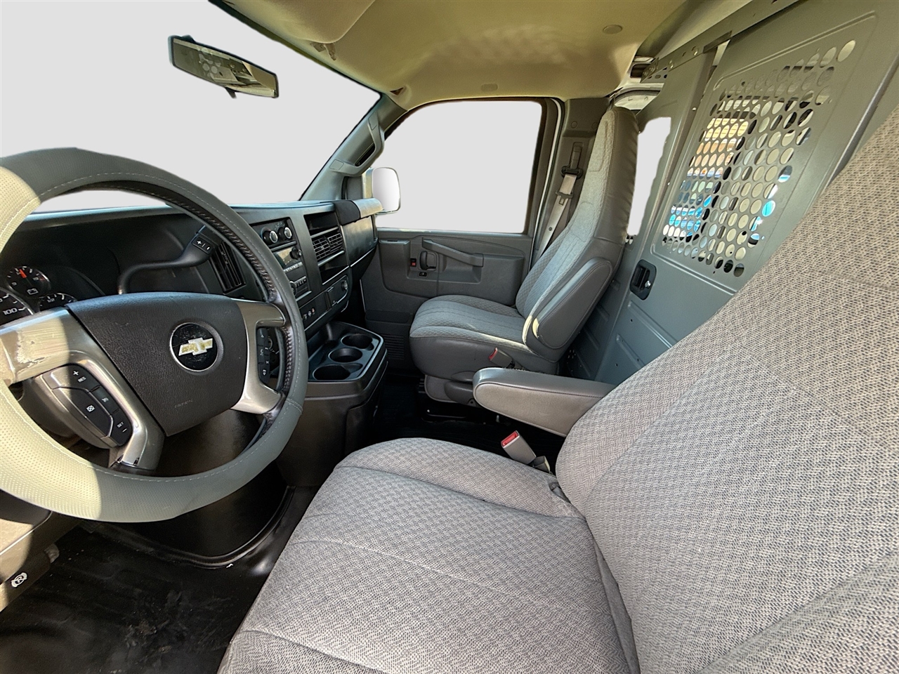 Chevrolet Express Cargo Van RWD 3500 155" 2017 Chevrolet Express Cargo Van RWD 3500 155" 2017