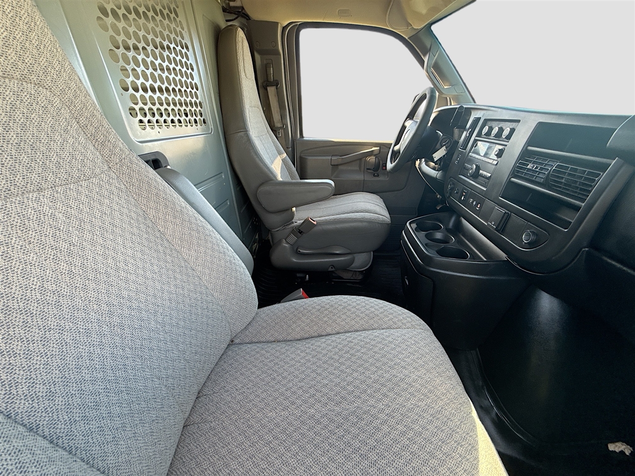 Chevrolet Express Cargo Van RWD 3500 155" 2017 Chevrolet Express Cargo Van RWD 3500 155" 2017