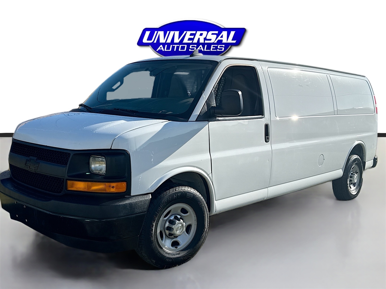 Chevrolet Express Cargo Van RWD 3500 155" 2017 Chevrolet Express Cargo Van RWD 3500 155" 2017