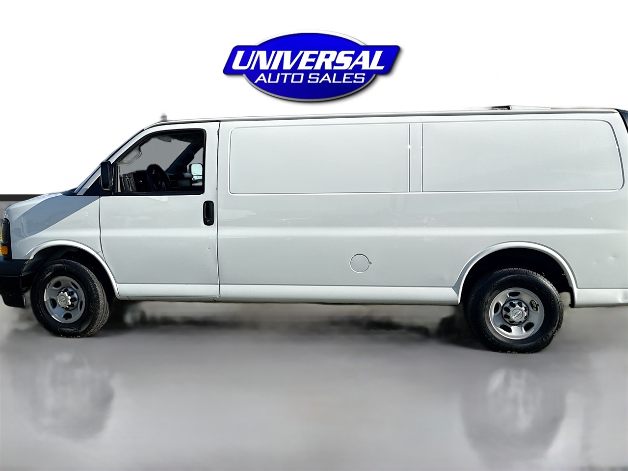 Chevrolet Express Cargo Van RWD 3500 155" 2017 Chevrolet Express Cargo Van RWD 3500 155" 2017