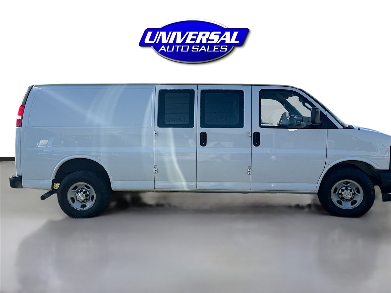 Chevrolet Express Cargo Van RWD 3500 155" 2017 Chevrolet Express Cargo Van RWD 3500 155" 2017