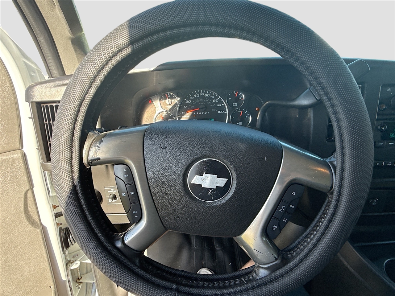 Chevrolet Express Cargo Van RWD 3500 155" 2017 Chevrolet Express Cargo Van RWD 3500 155" 2017