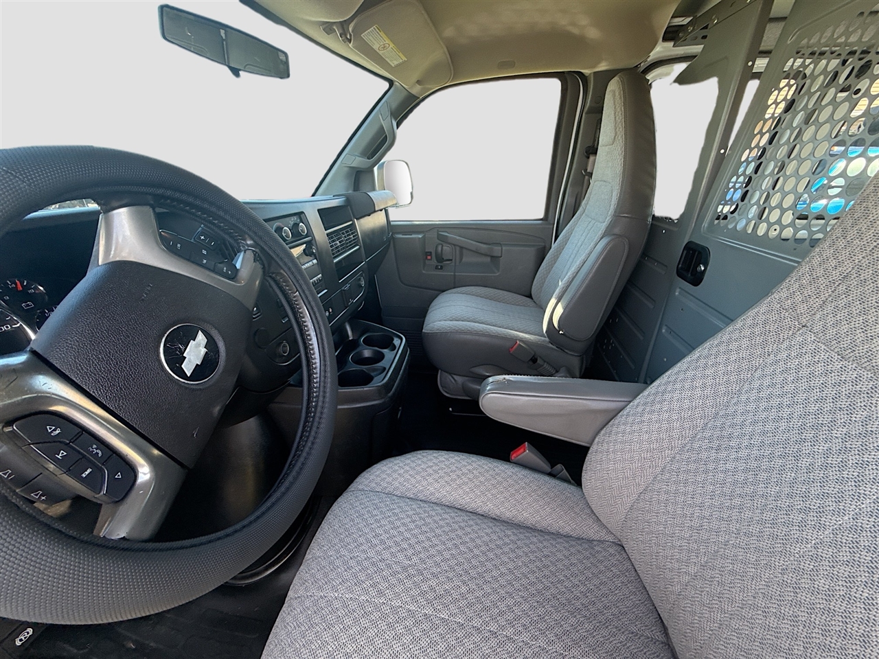 Chevrolet Express Cargo Van RWD 3500 155" 2017 Chevrolet Express Cargo Van RWD 3500 155" 2017