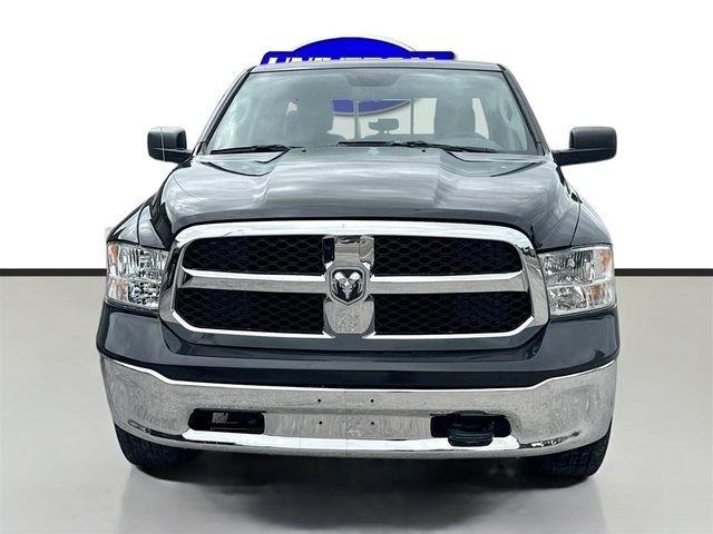 RAM 1500 4WD Quad Cab 140.5" SLT 2016