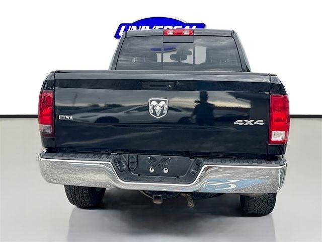 RAM 1500 4WD Quad Cab 140.5" SLT 2016