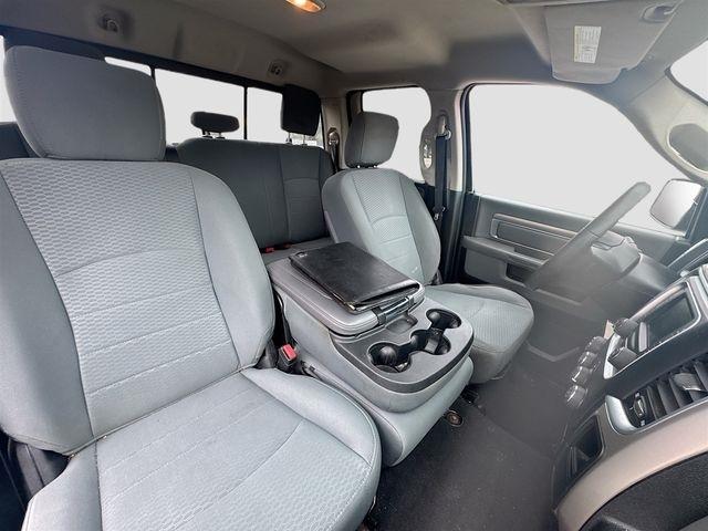 RAM 1500 4WD Quad Cab 140.5" SLT 2016