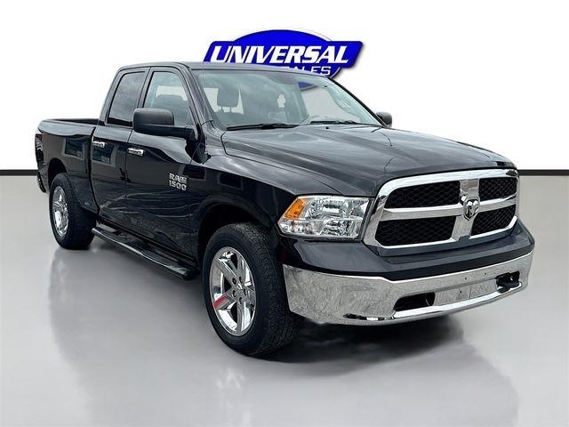 RAM 1500 4WD Quad Cab 140.5" SLT 2016