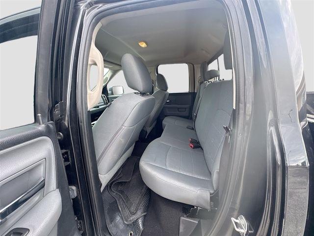 RAM 1500 4WD Quad Cab 140.5" SLT 2016