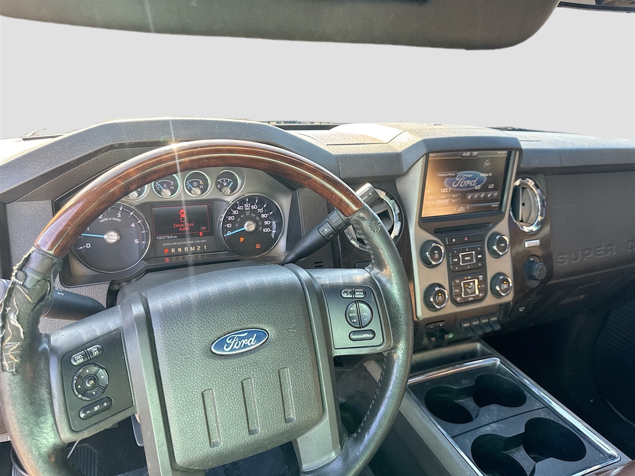 Ford Super Duty F-350 SRW 4WD Crew Cab 156" King Ranch 2015