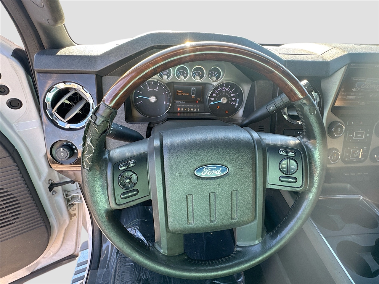 Ford Super Duty F-350 SRW 4WD Crew Cab 156" King Ranch 2015