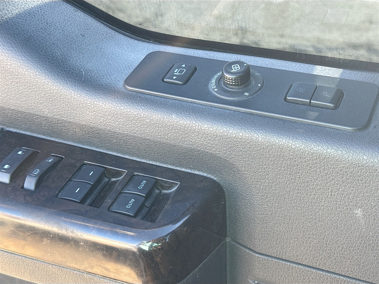 Ford Super Duty F-350 SRW 4WD Crew Cab 156" King Ranch 2015