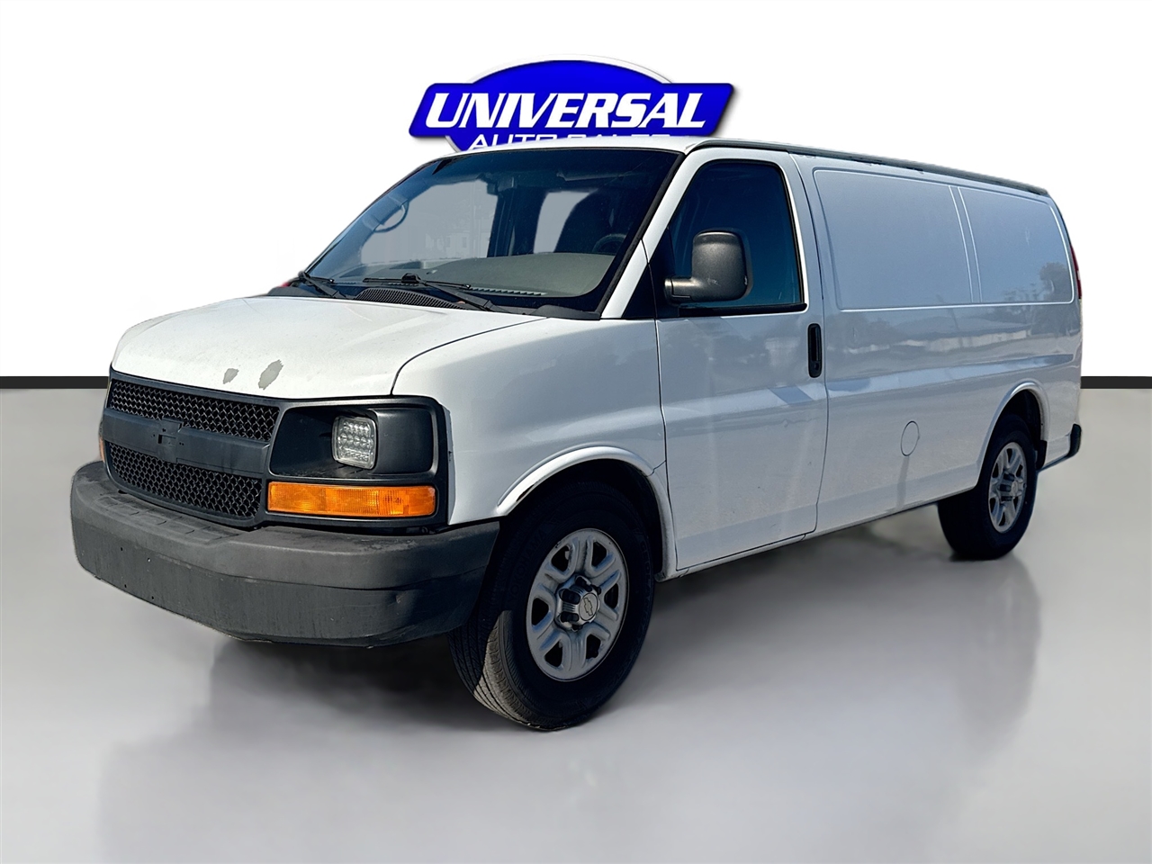 Chevrolet Express Cargo Van RWD 1500 135" 2012