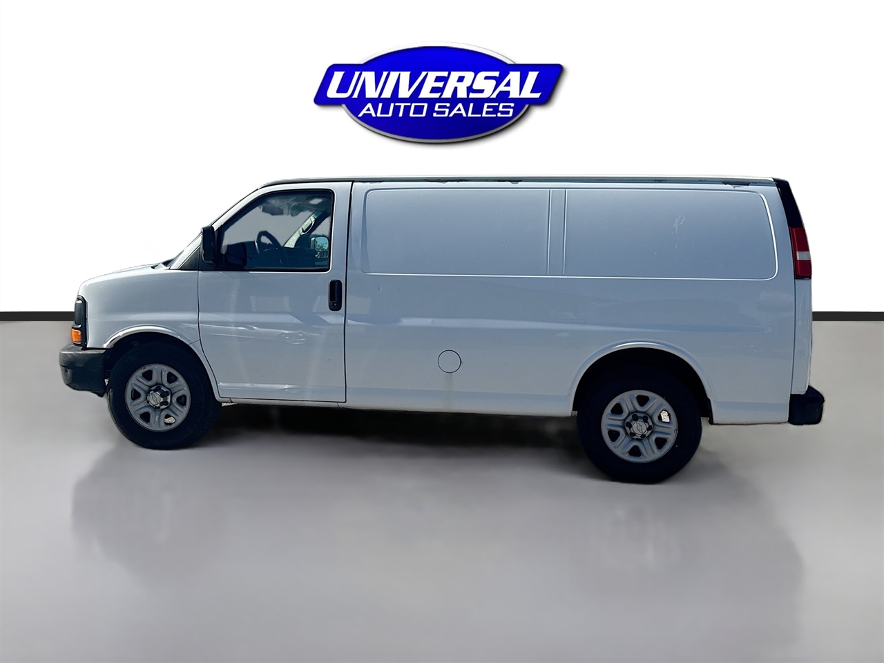 Chevrolet Express Cargo Van RWD 1500 135" 2012