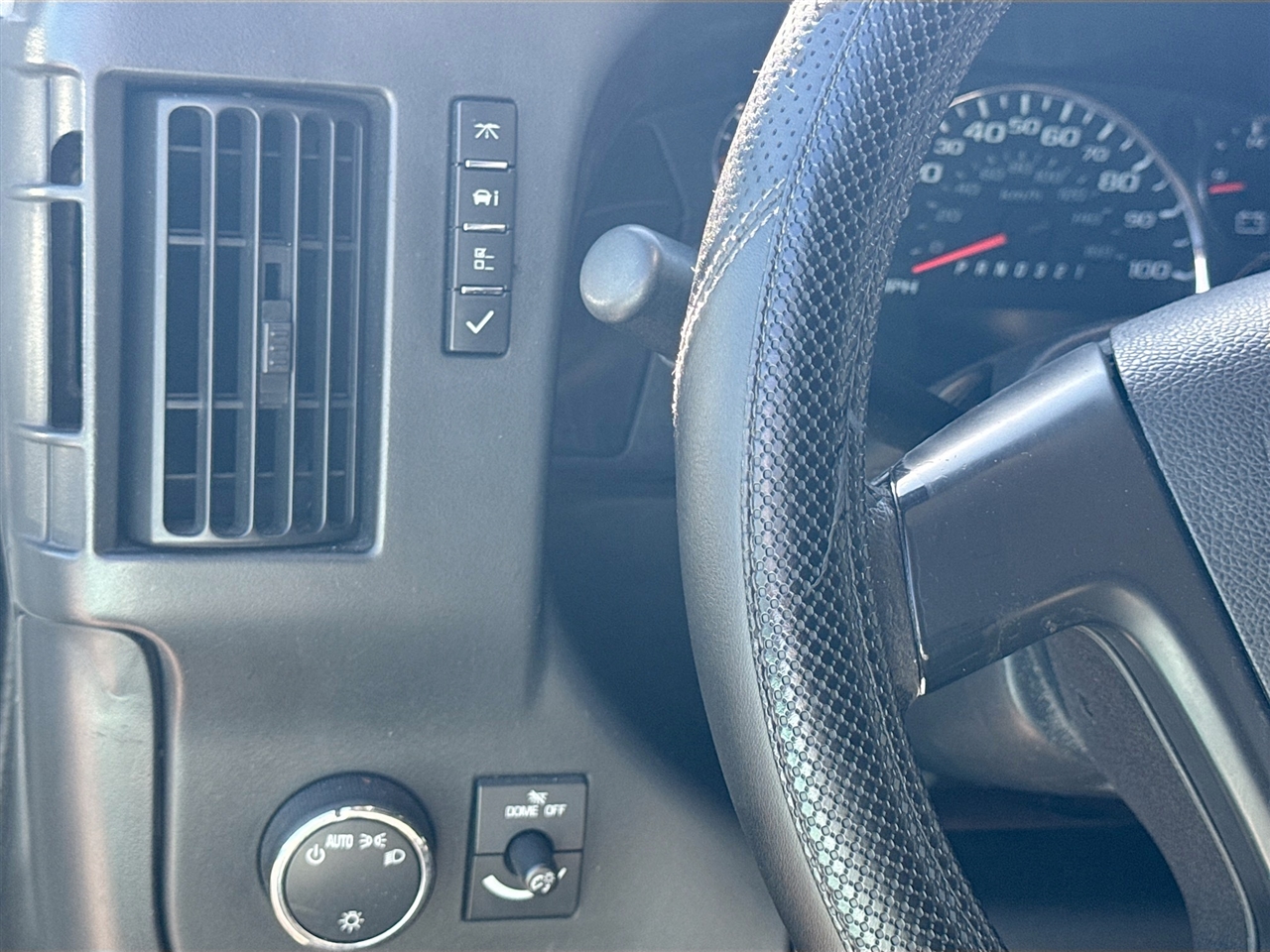 Chevrolet Express Cargo Van RWD 1500 135" 2012