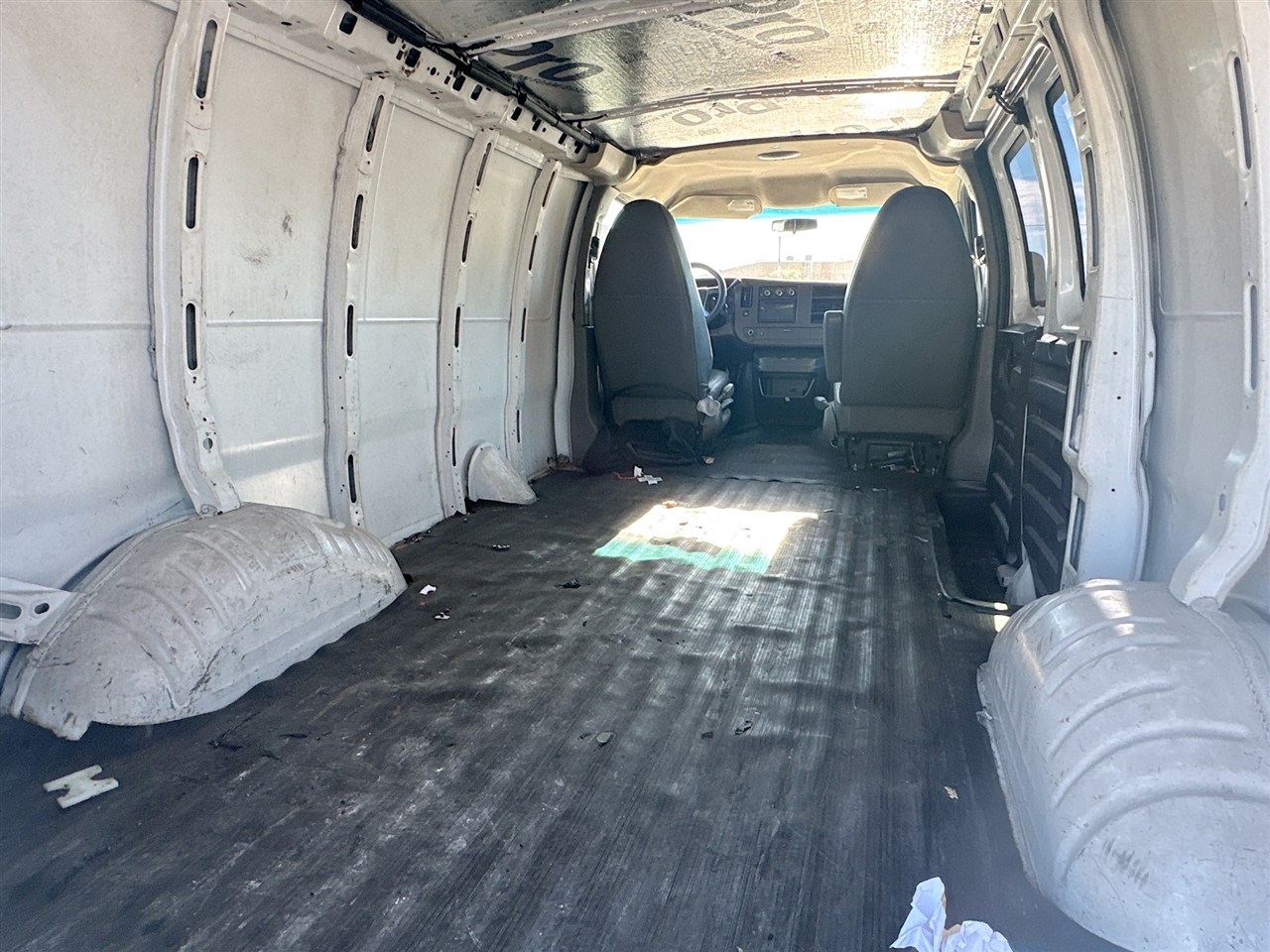 Chevrolet Express Cargo Van RWD 1500 135" 2012