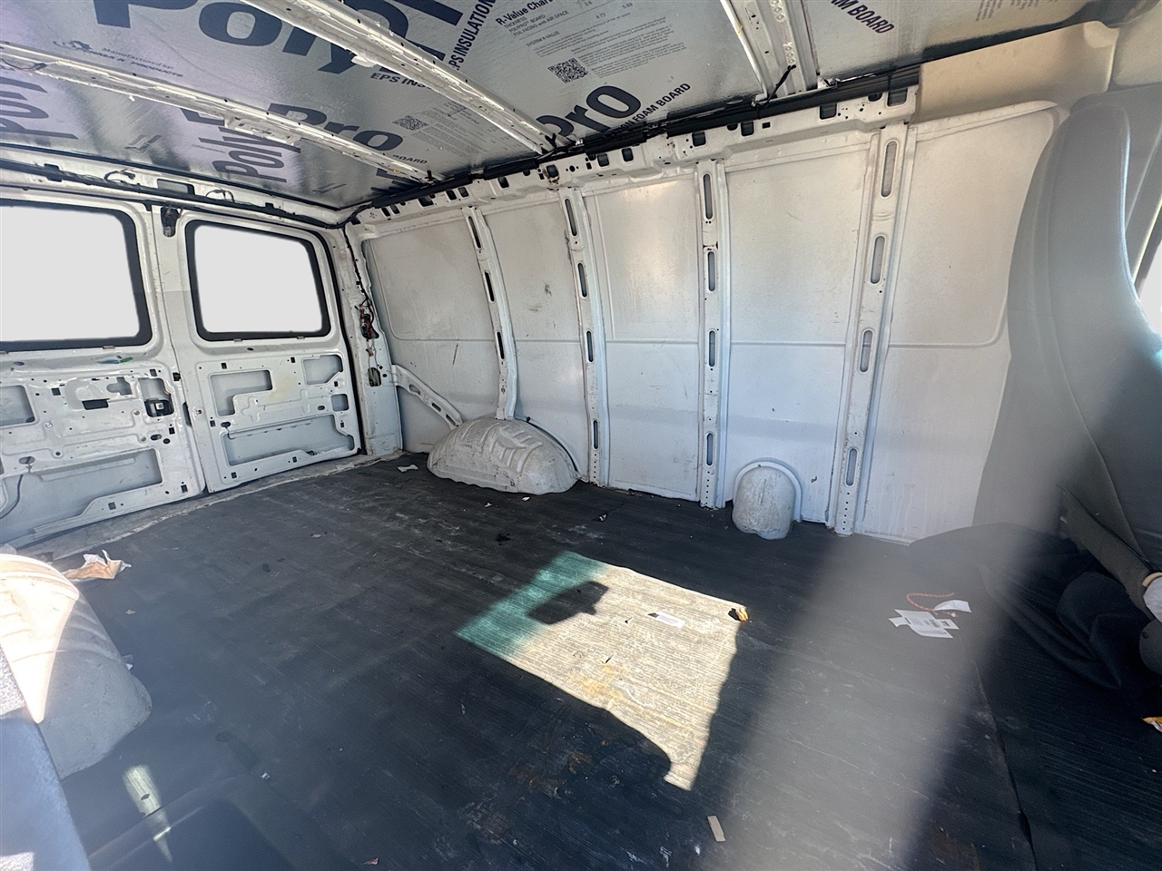 Chevrolet Express Cargo Van RWD 1500 135" 2012