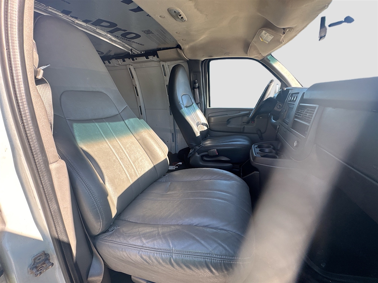Chevrolet Express Cargo Van RWD 1500 135" 2012