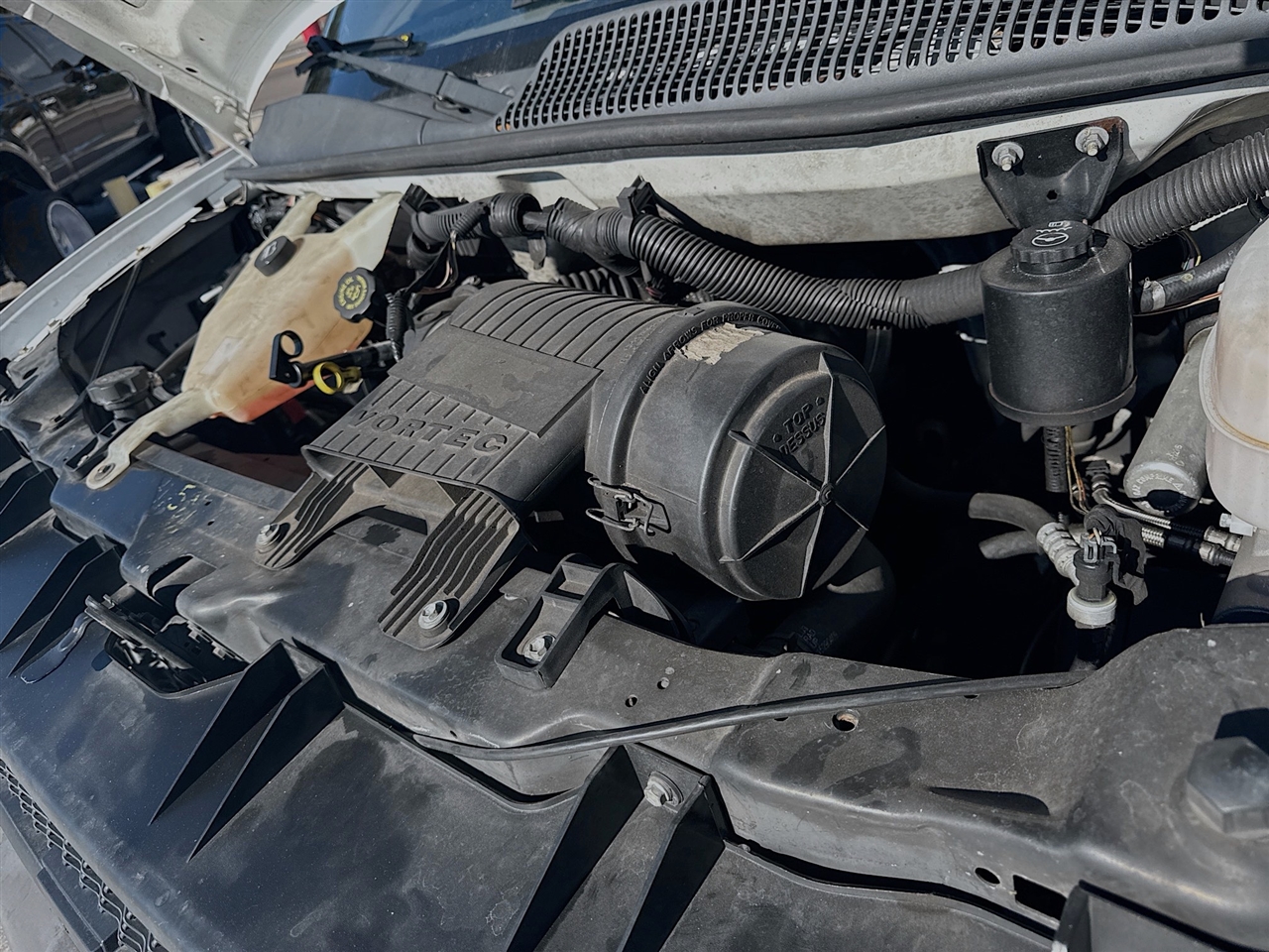 Chevrolet Express Cargo Van RWD 1500 135" 2012