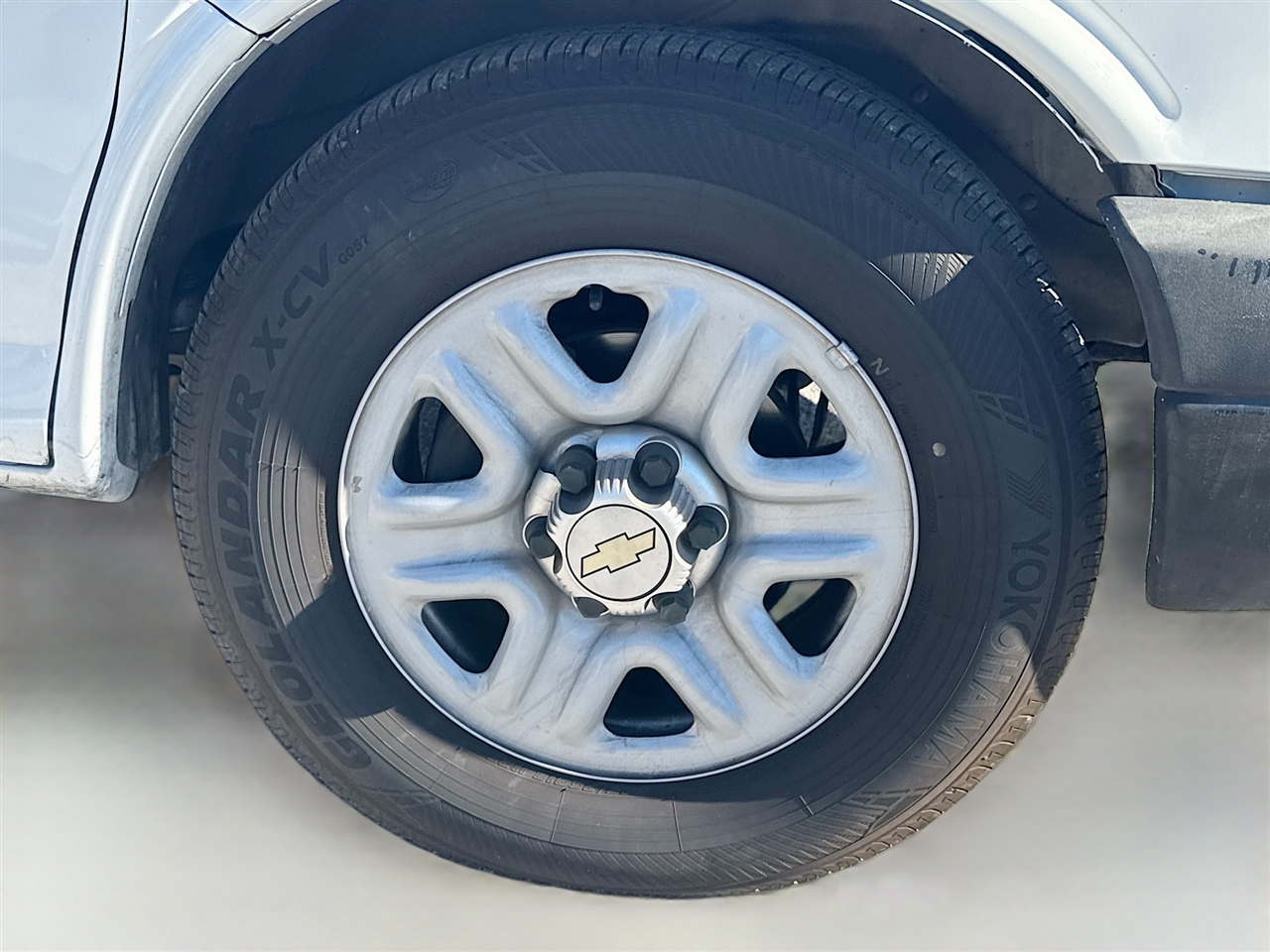 Chevrolet Express Cargo Van RWD 1500 135" 2012