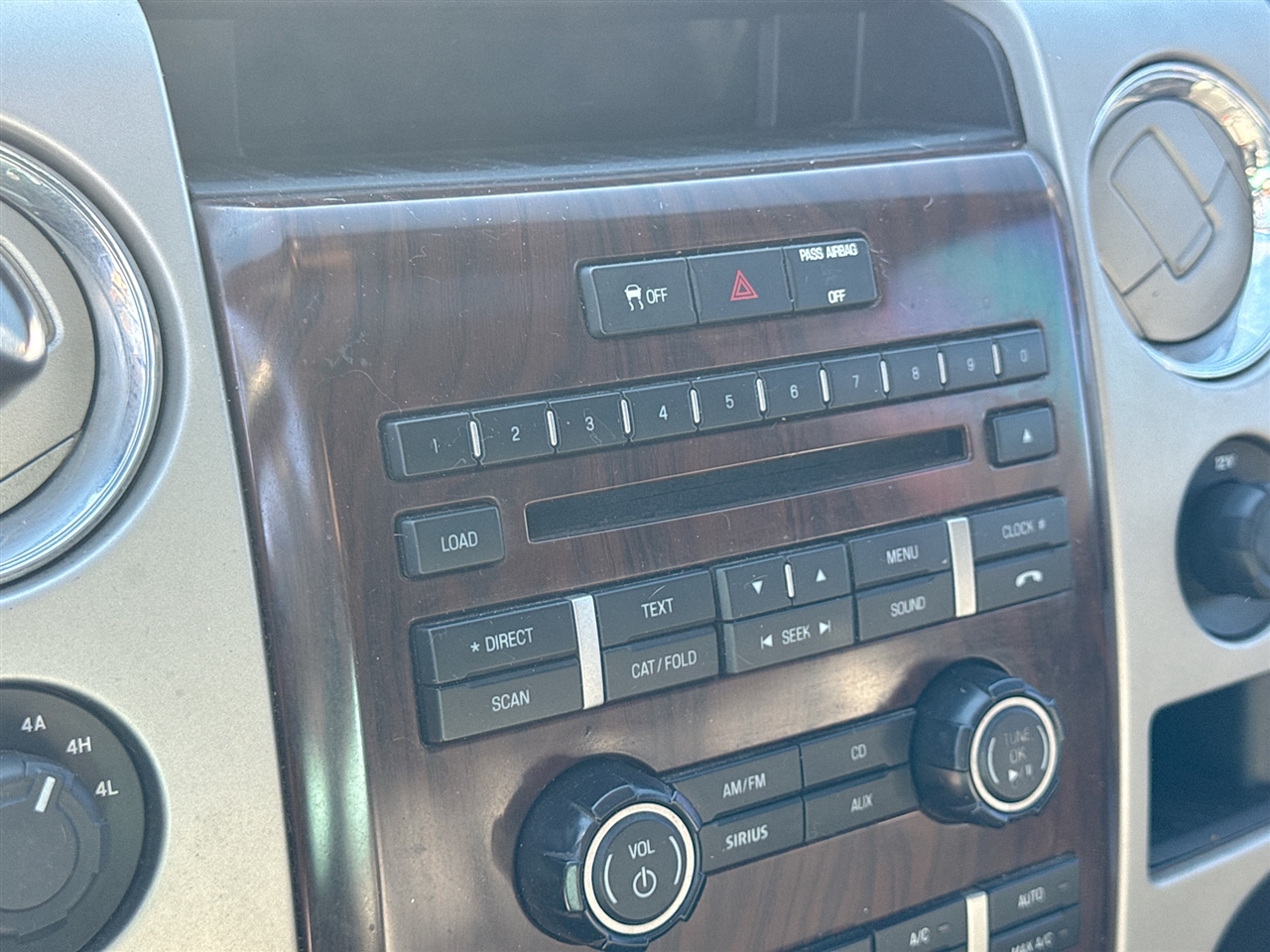 Ford F-150 4WD SuperCrew 145" Platinum 2012