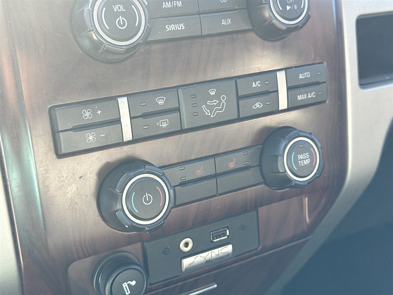 Ford F-150 4WD SuperCrew 145" Platinum 2012