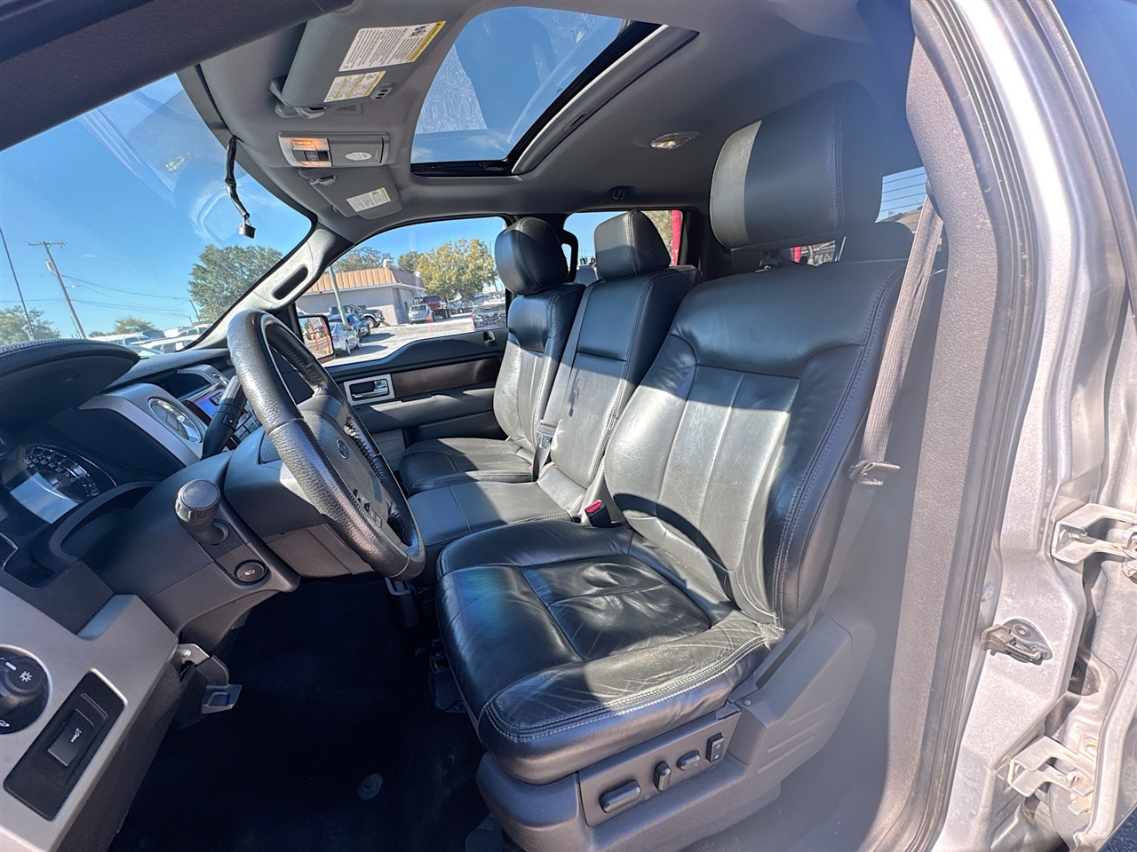 Ford F-150 4WD SuperCrew 145" Platinum 2012