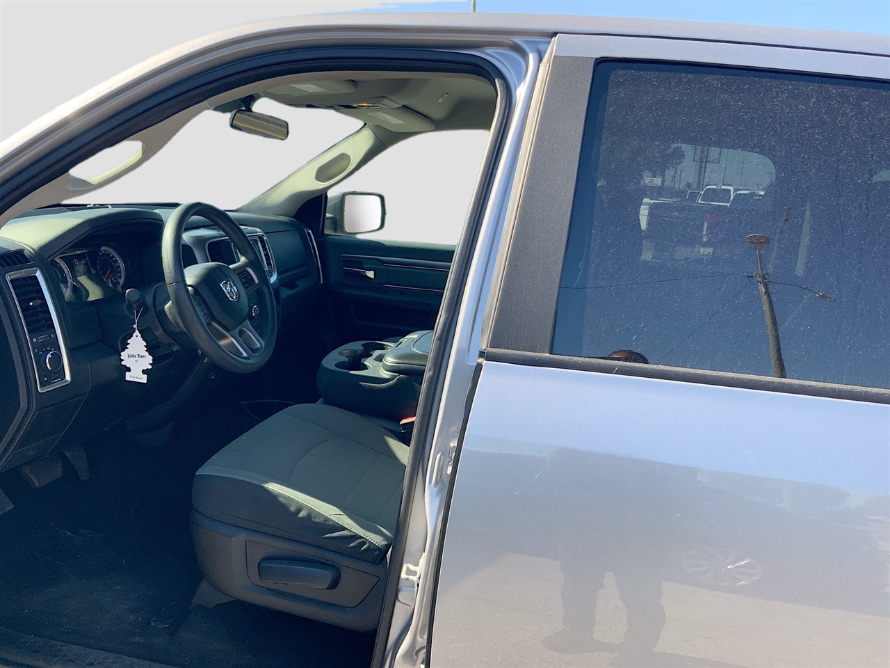 RAM 1500 Classic Warlock 4x2 Crew Cab 5'7" Box 2021