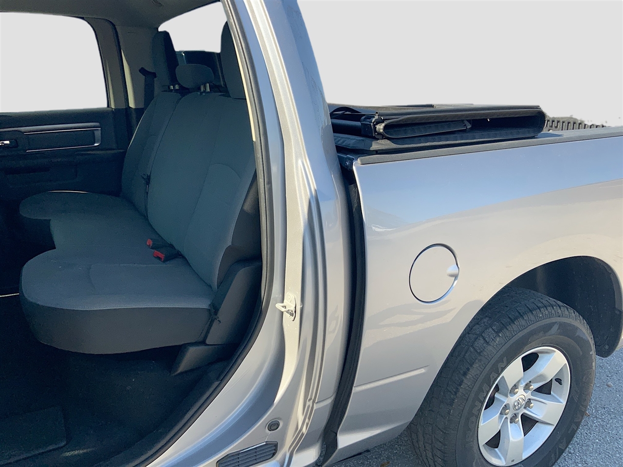 RAM 1500 Classic Warlock 4x2 Crew Cab 5'7" Box 2021