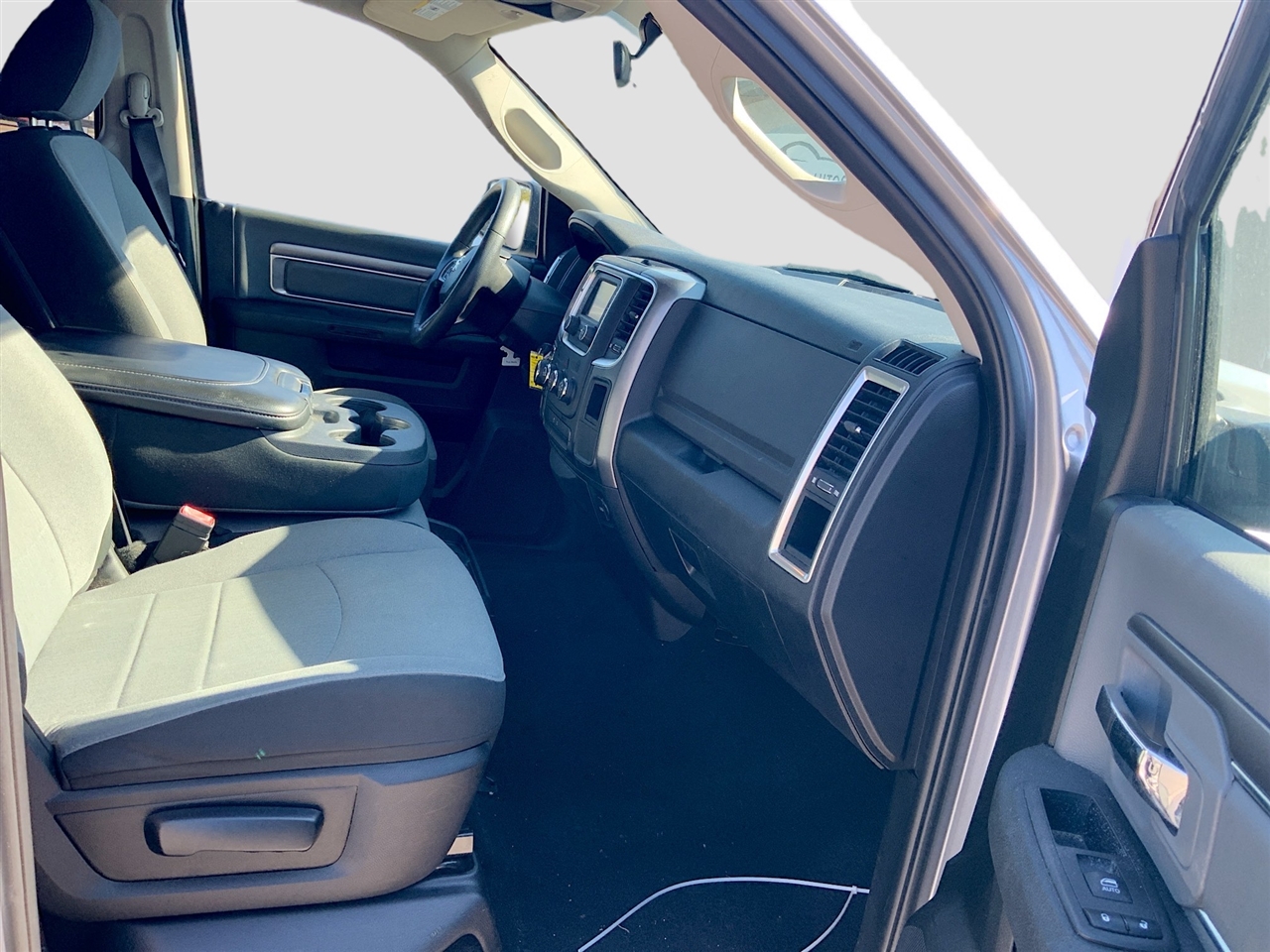 RAM 1500 Classic Warlock 4x2 Crew Cab 5'7" Box 2021