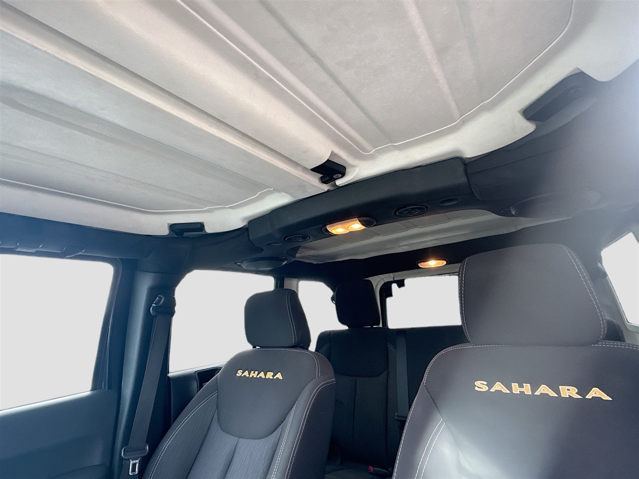 Jeep Wrangler Unlimited 4WD 4dr Sahara 2014