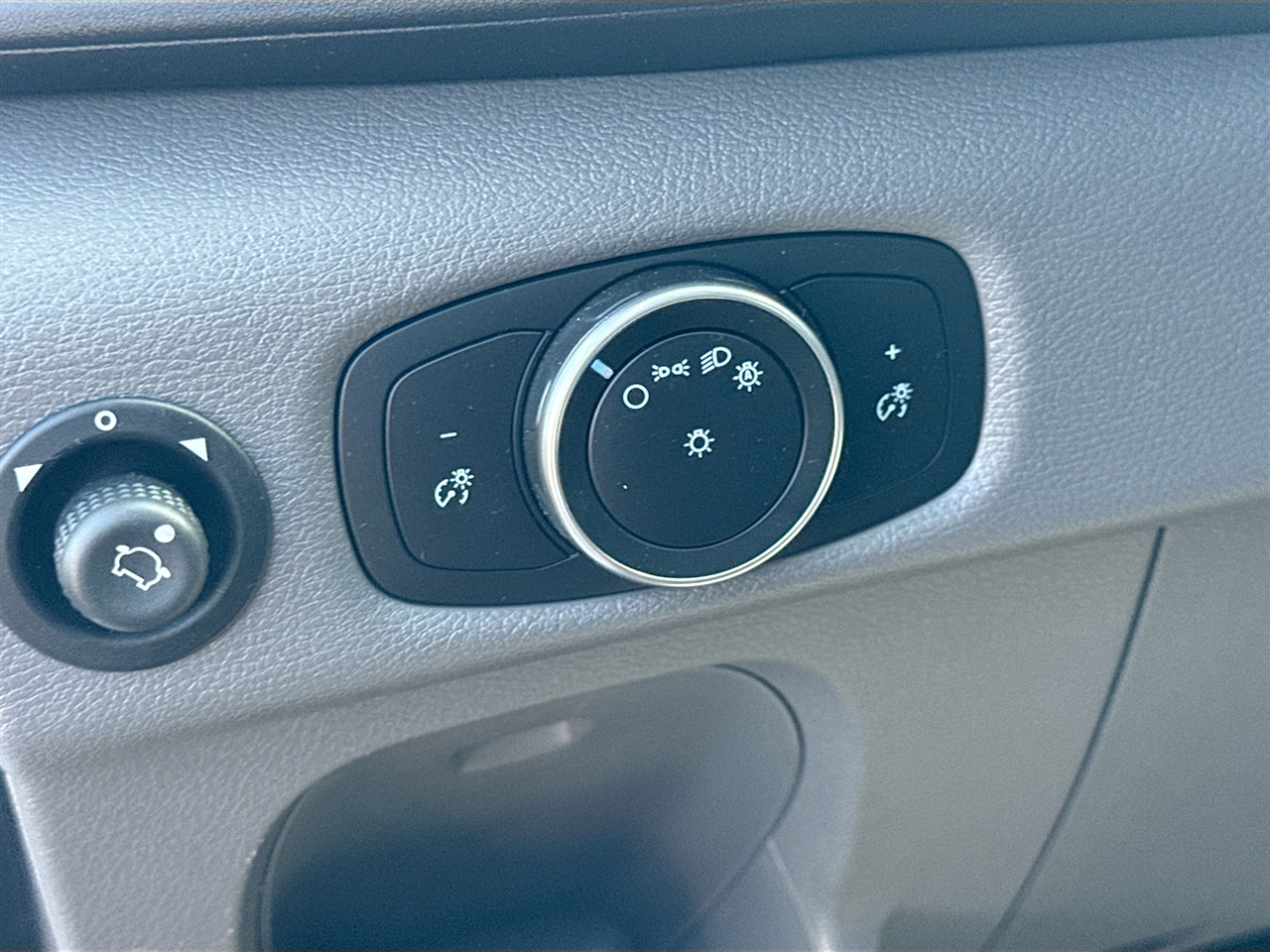 Ford Transit Cargo Van T-150 130" Low Rf 8670 GVWR RWD 2020