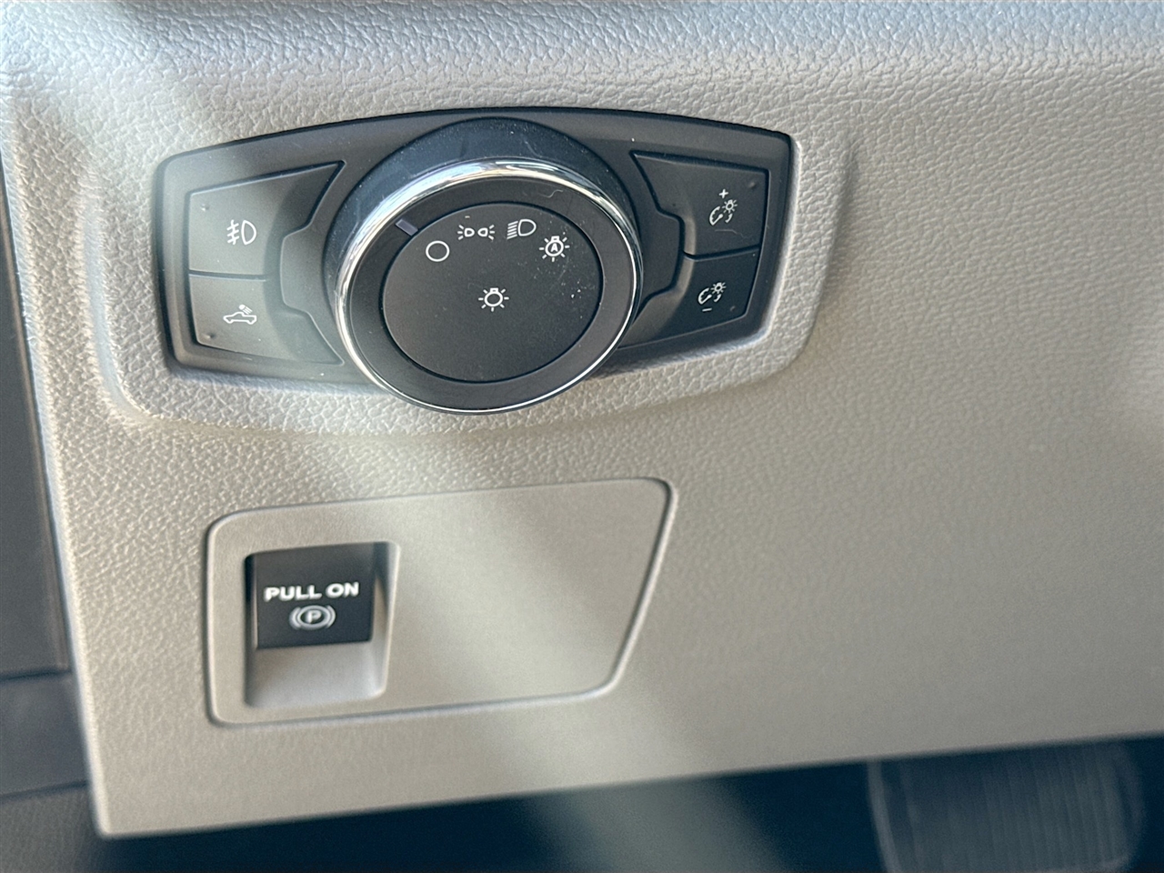 Ford F-150 XLT 2WD SuperCab 6.5' Box 2018